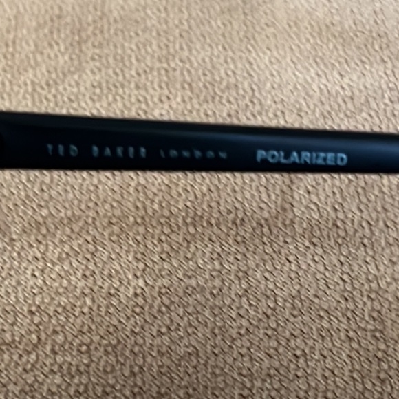 Ted Baker London polarized sun glasses - Picture 3 of 6